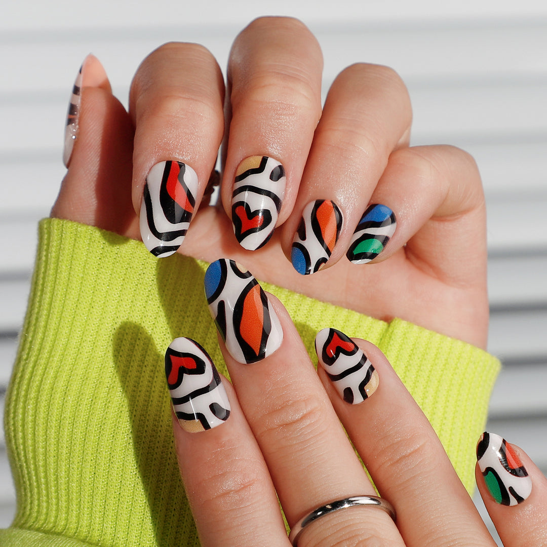 Colorful Abstract Pattern Heart Short Oval Press On Nails - BettyCora