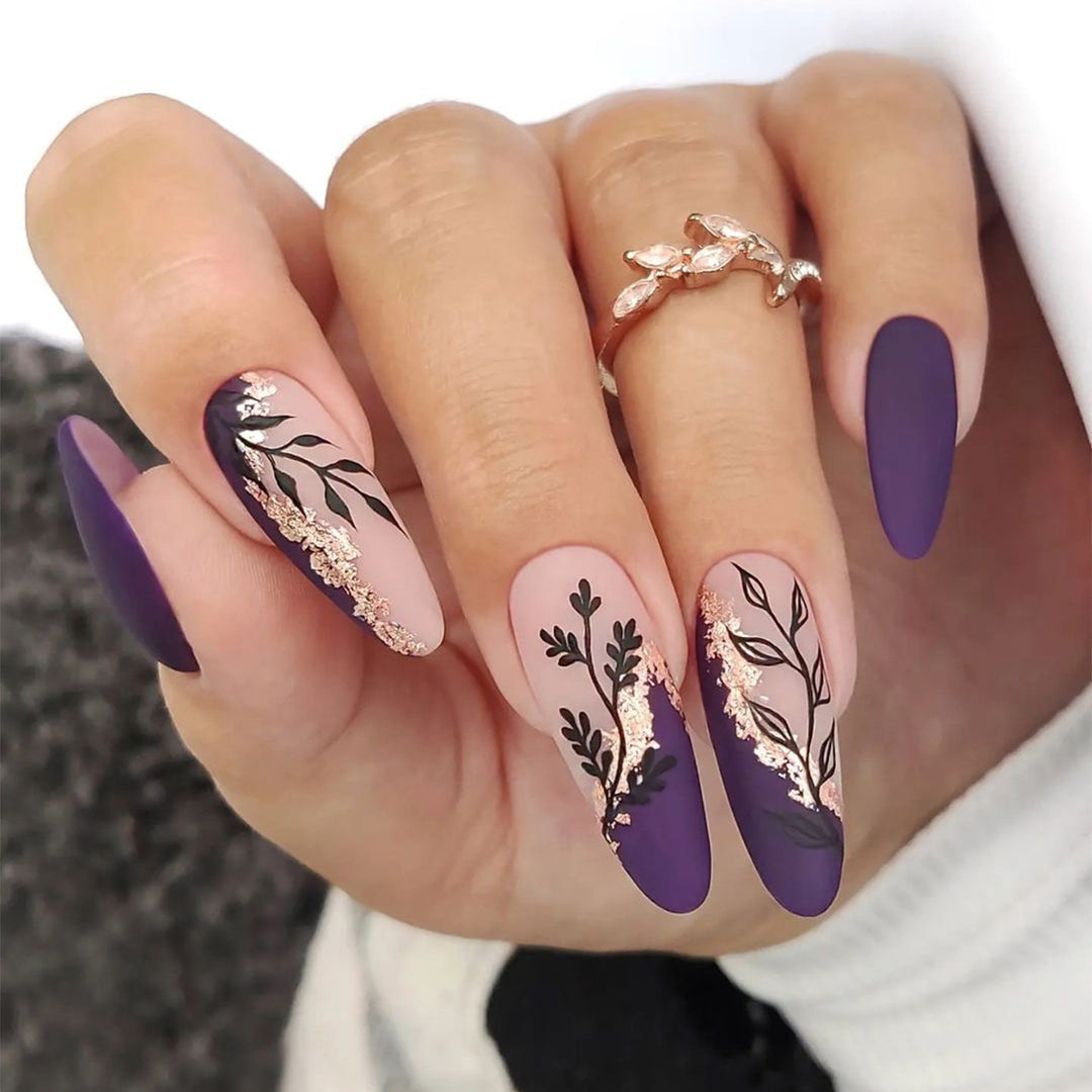 Simple Leaves Line French Tips Nails