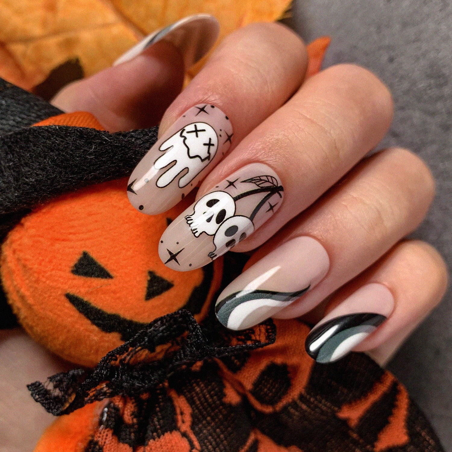 Halloween Spooky Heart Ghosts Medium Oval Press On Nails – NOUMAY LIMITED
