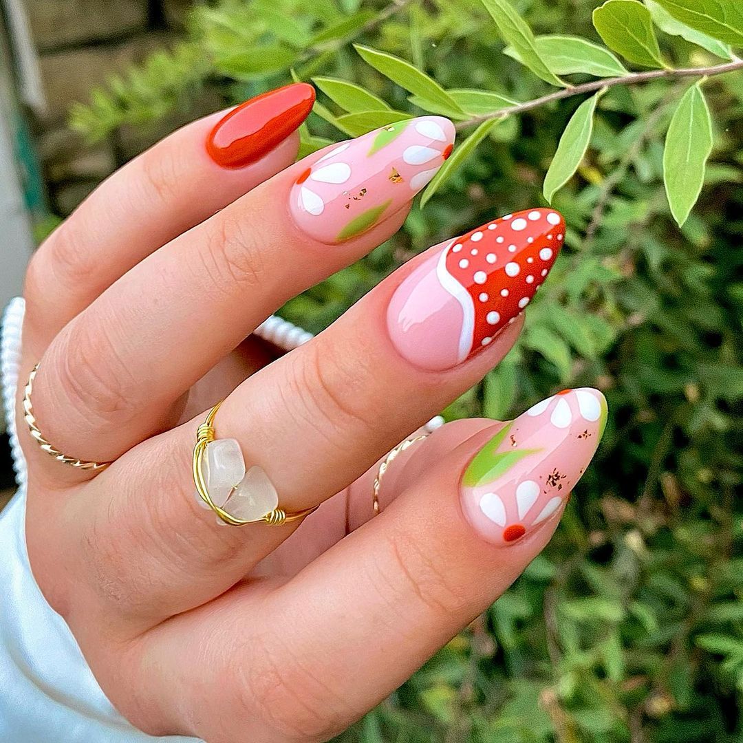 Flower Dot French Tips Nails 