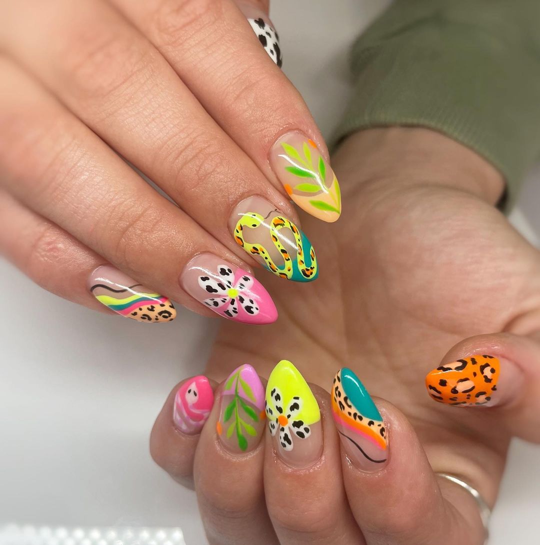Cartoon Flower French Tips