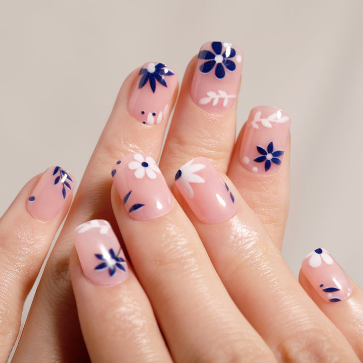 Fresh Blue Flowers Short Squoval Press On Nails