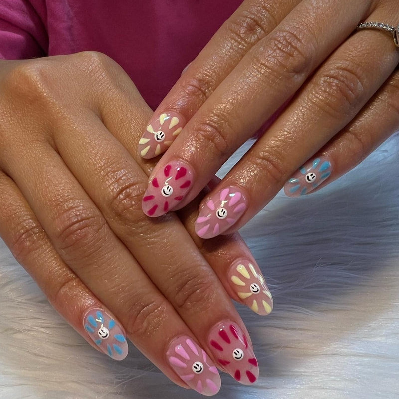 Smile Flower Press On Nails 