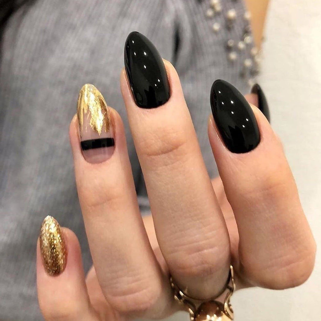 Christmas Solid Black Short Squoval Press On Nails